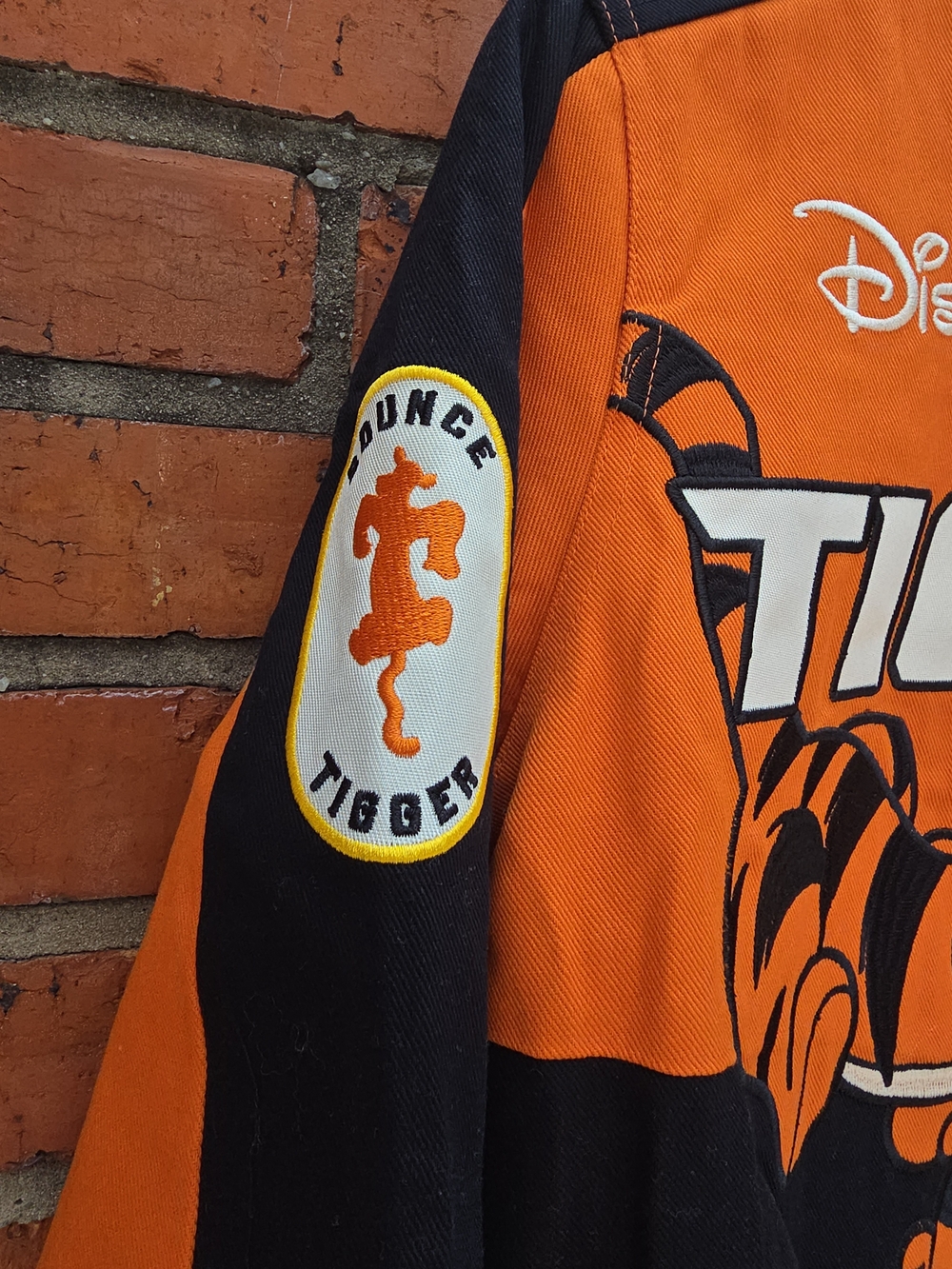 Disney Winnie The Pooh Tigger Icons Women' Cropped Moto Jacket Medium NWT - Picture 4 of 7